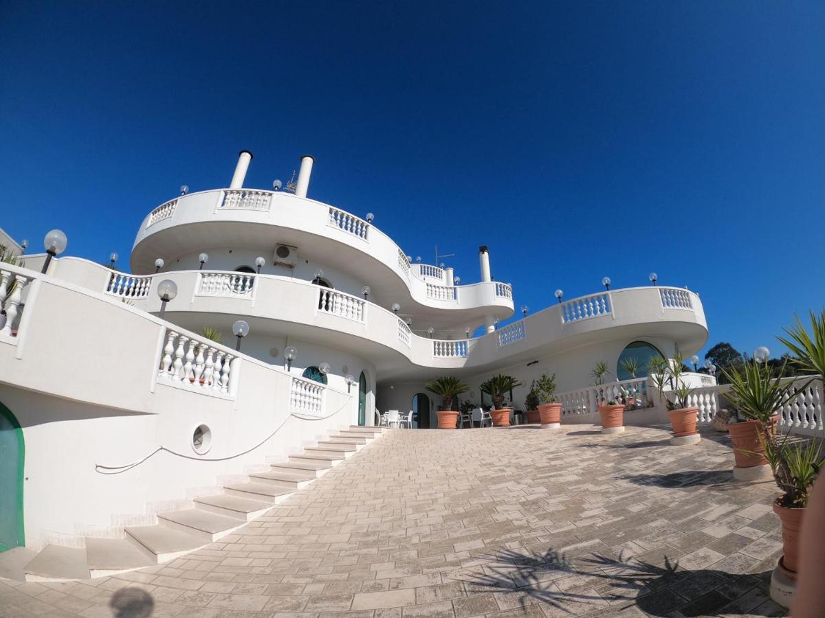Hotel Falco D'Oro Cisternino Ngoại thất bức ảnh